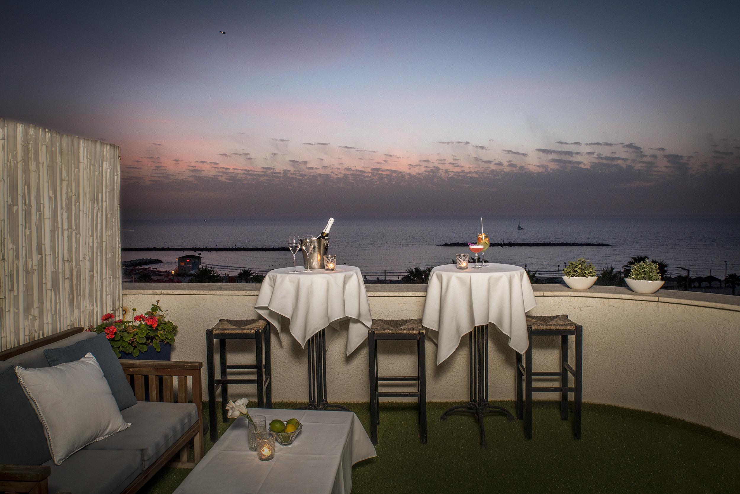 Dream Beach 98 Hotel And Spa Tel Aviv Eksteriør billede
