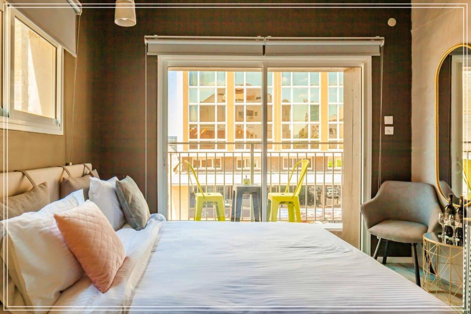 Dream Beach 98 Hotel And Spa Tel Aviv Eksteriør billede