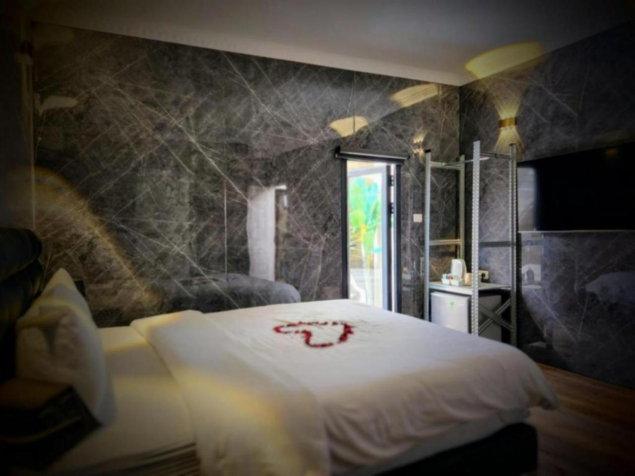 Dream Beach 98 Hotel And Spa Tel Aviv Eksteriør billede